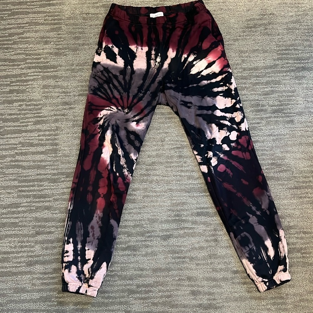 Cotton citizen maroon and black pants perfect for fall and winter cute comfy!